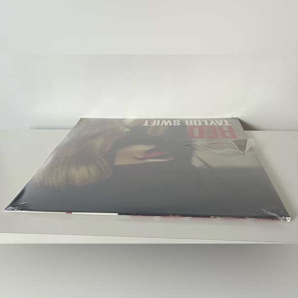 NWT Taylor Swift "Red" Vinyl - Picture 5 of 7